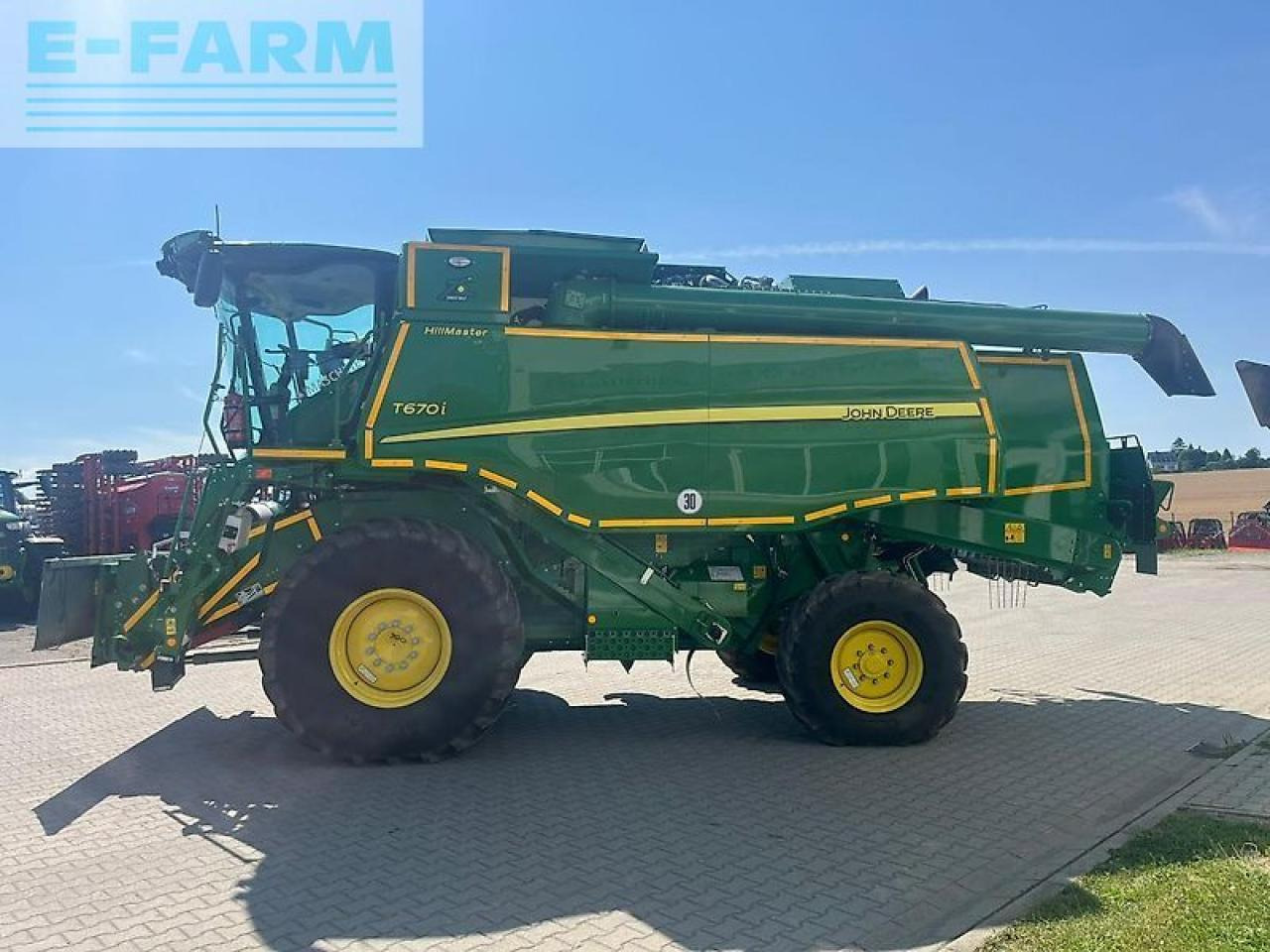 John Deere t670 hm - Combine harvester: picture 1 John Deere t670 hm - Combine harvester: picture 1