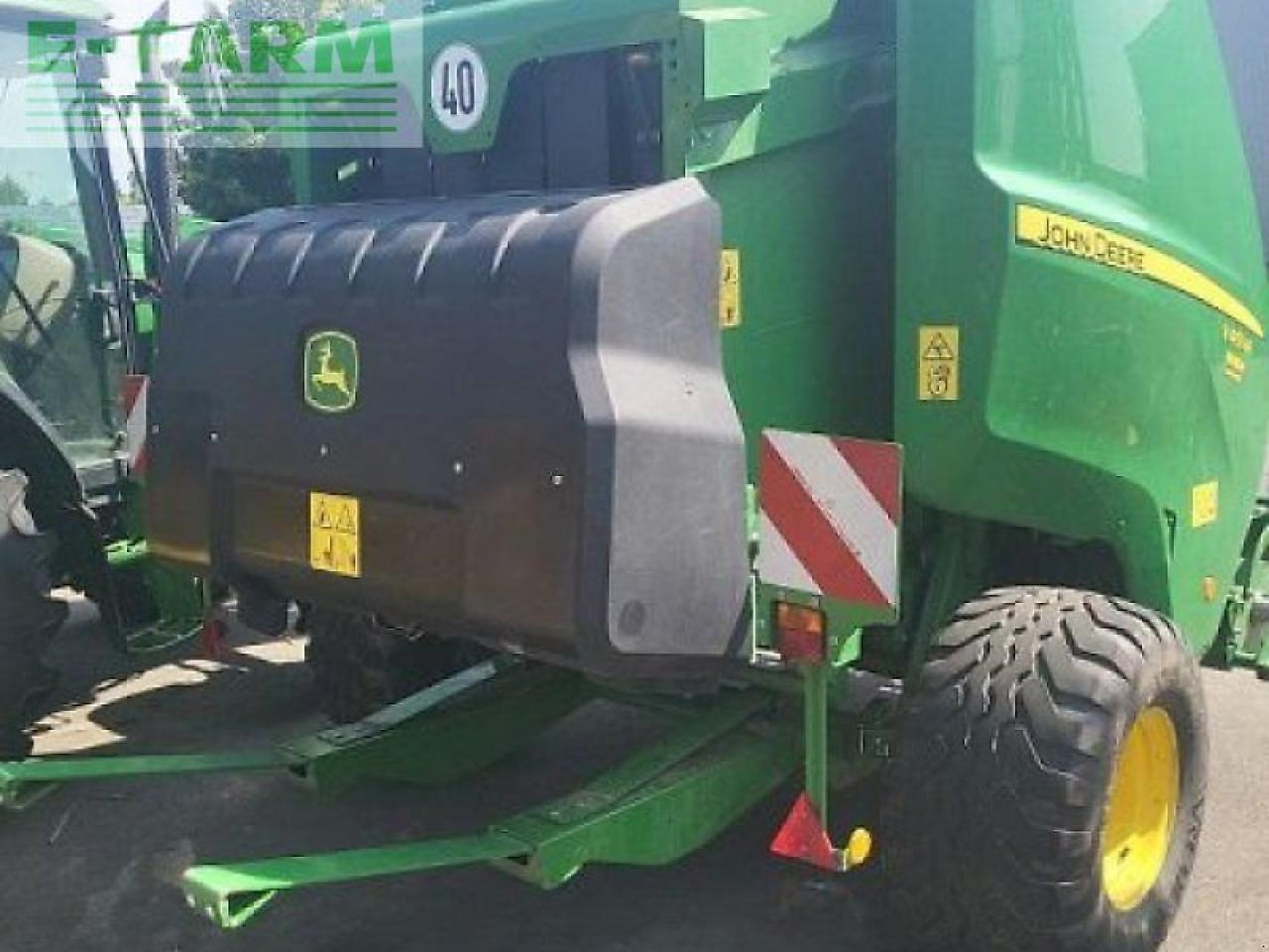 John Deere v 451 pm - Square baler: picture 2 John Deere v 451 pm - Square baler: picture 2