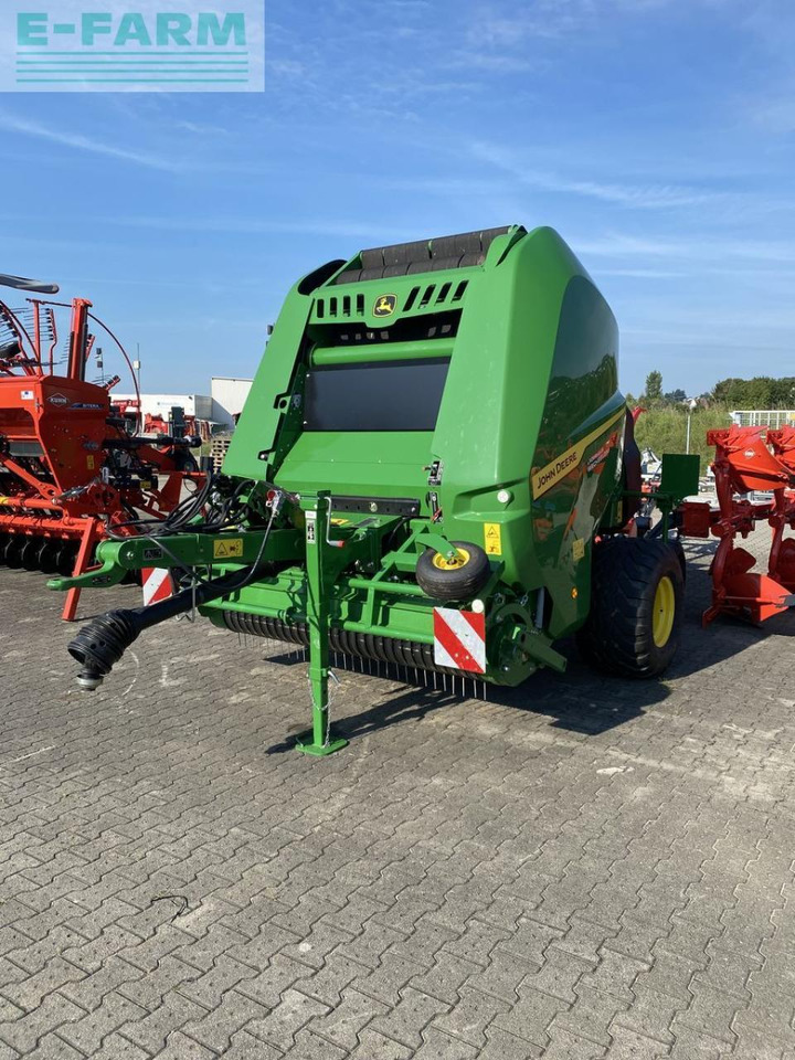 John Deere v451 m - Square baler: picture 1 John Deere v451 m - Square baler: picture 1