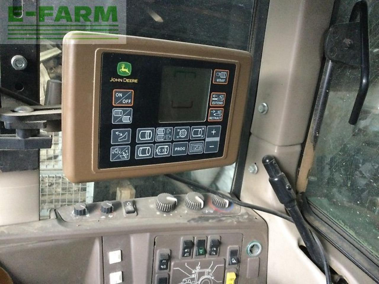 John Deere v451m - Square baler: picture 5 John Deere v451m - Square baler: picture 5