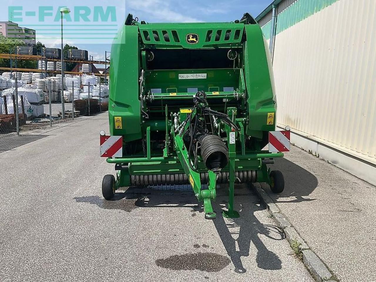 John Deere v451r - Square baler: picture 5 John Deere v451r - Square baler: picture 5