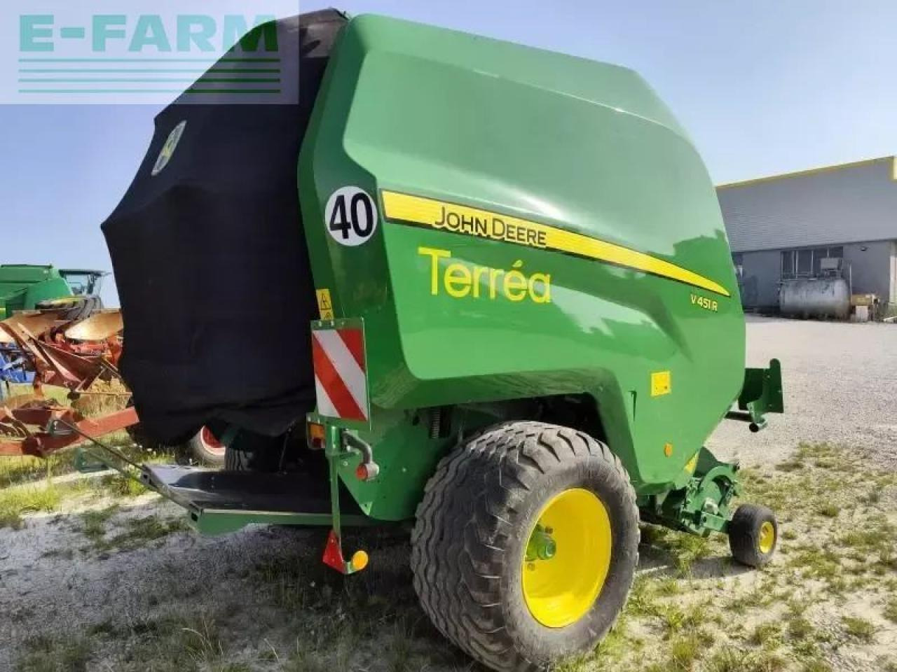 John Deere v451r - Square baler: picture 3 John Deere v451r - Square baler: picture 3