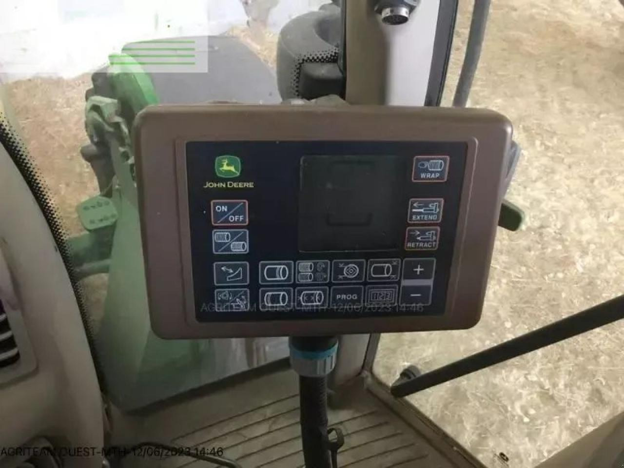 John Deere v461m - Square baler: picture 5 John Deere v461m - Square baler: picture 5