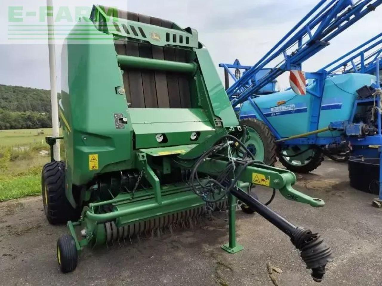 John Deere v461m - Square baler: picture 3 John Deere v461m - Square baler: picture 3