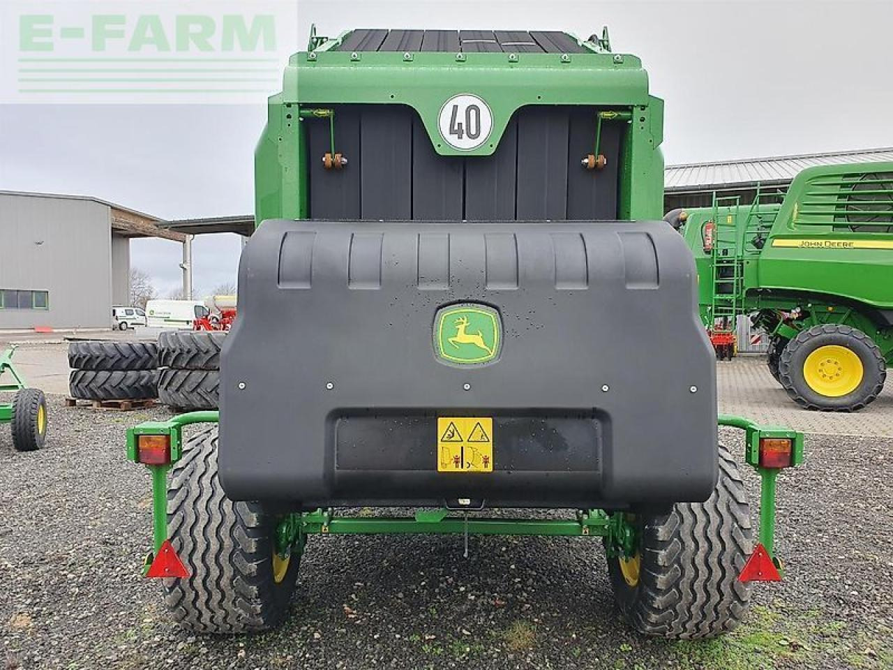 John Deere v461m demo - Square baler: picture 4 John Deere v461m demo - Square baler: picture 4