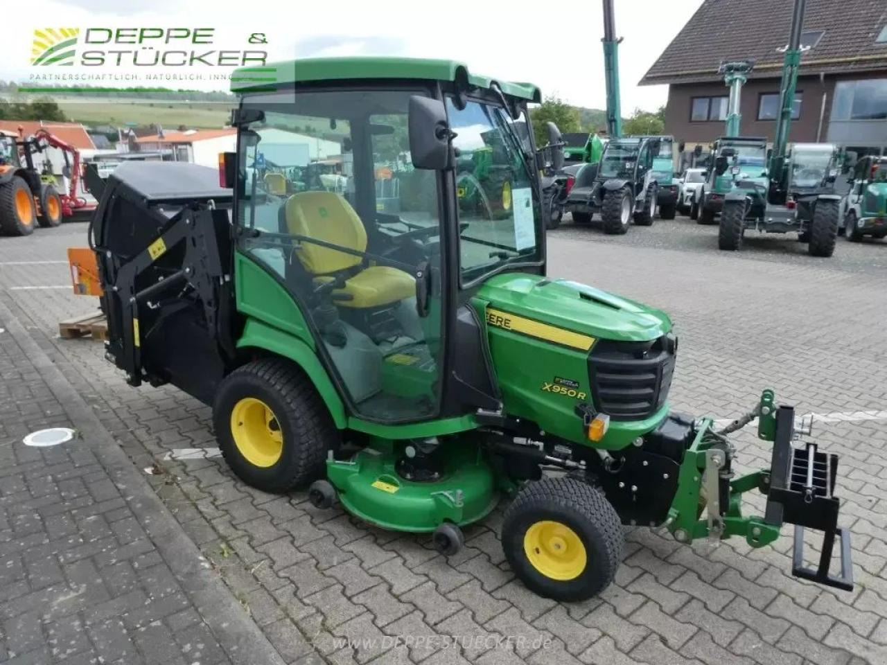 John Deere x950r - Farm tractor: picture 4 John Deere x950r - Farm tractor: picture 4