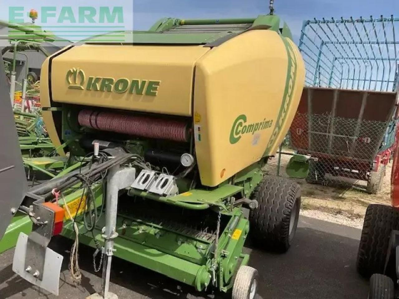 Krone v 150 - Square baler: picture 2 Krone v 150 - Square baler: picture 2