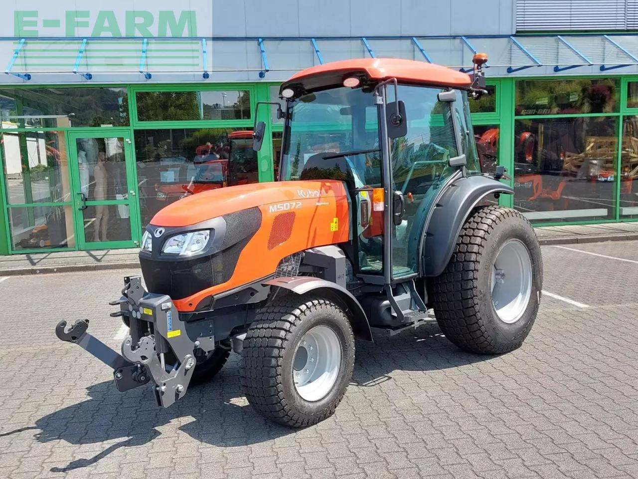 Kubota m5-072 narrow - Farm tractor: picture 3 Kubota m5-072 narrow - Farm tractor: picture 3