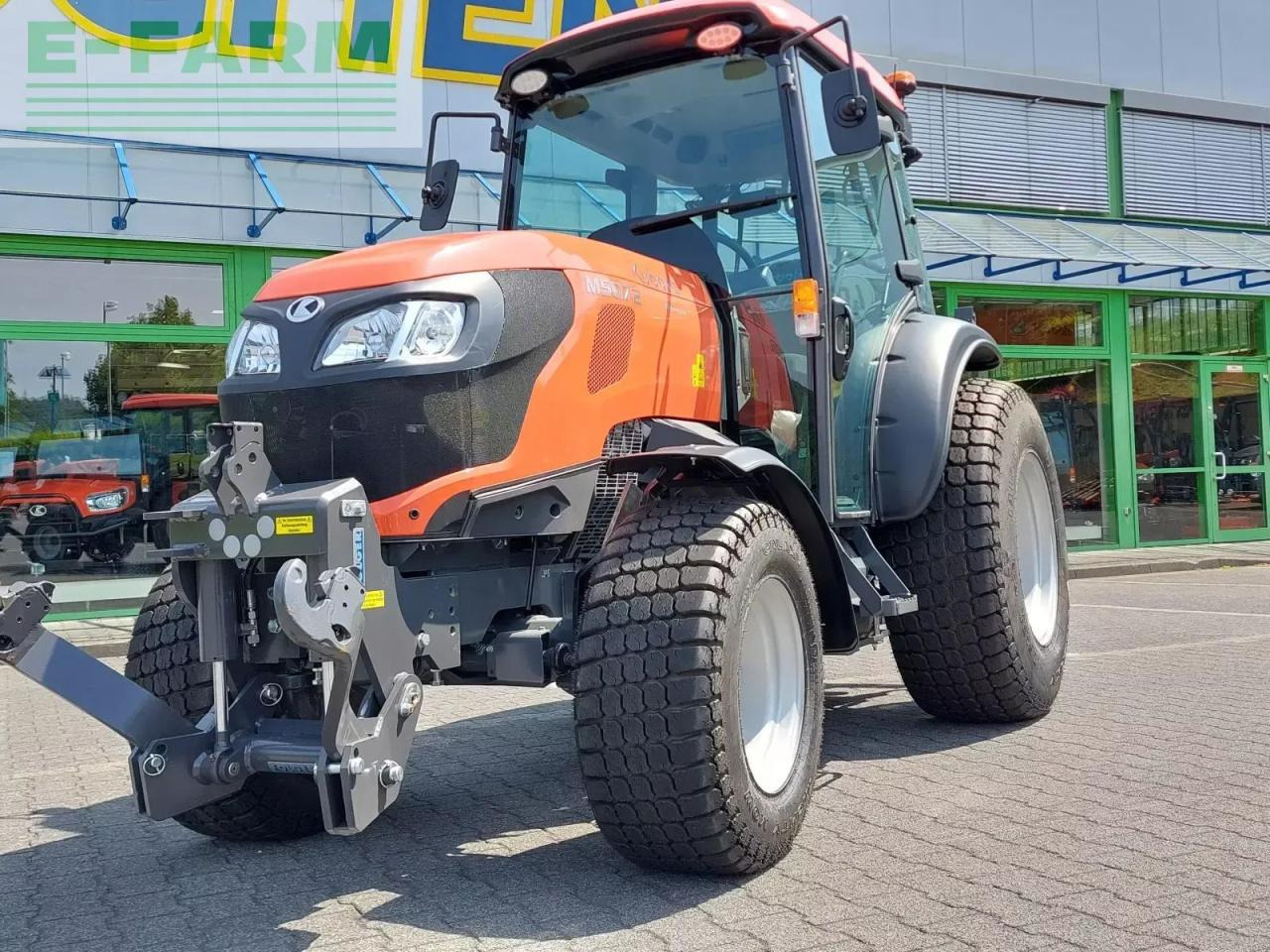 Kubota m5-072 narrow - Farm tractor: picture 2 Kubota m5-072 narrow - Farm tractor: picture 2