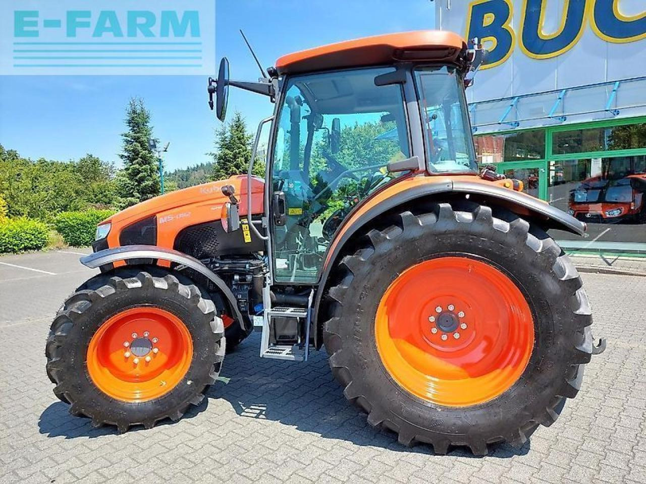 Kubota m5-092 cab - Farm tractor: picture 2 Kubota m5-092 cab - Farm tractor: picture 2