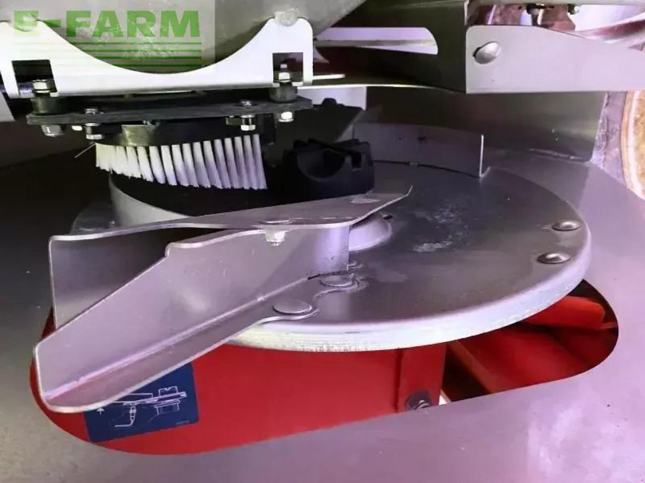 Kuhn axera 1102 h-emc - Fertilizer spreader: picture 5 Kuhn axera 1102 h-emc - Fertilizer spreader: picture 5