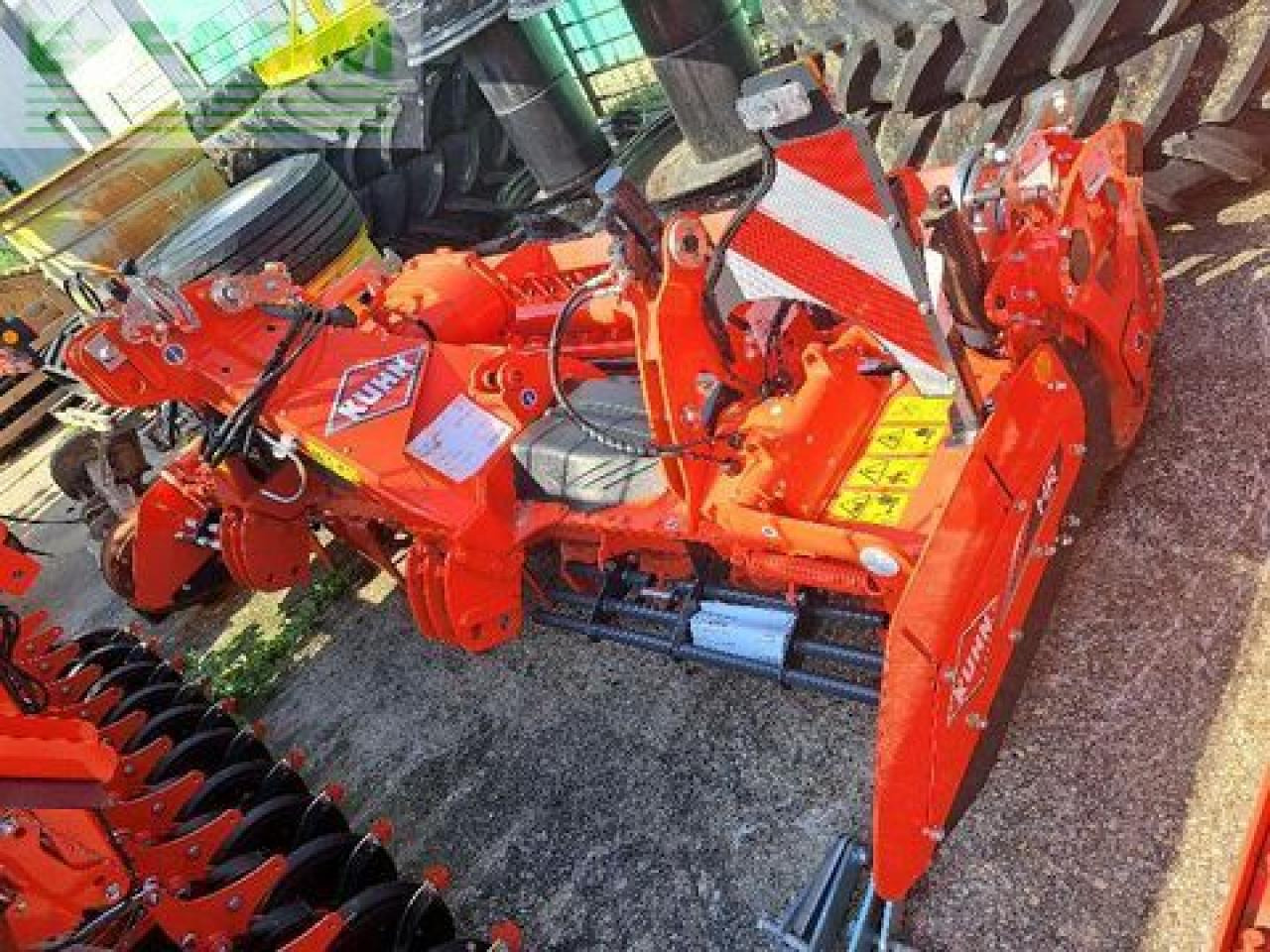 Kuhn hr3030 - Disc harrow: picture 1 Kuhn hr3030 - Disc harrow: picture 1