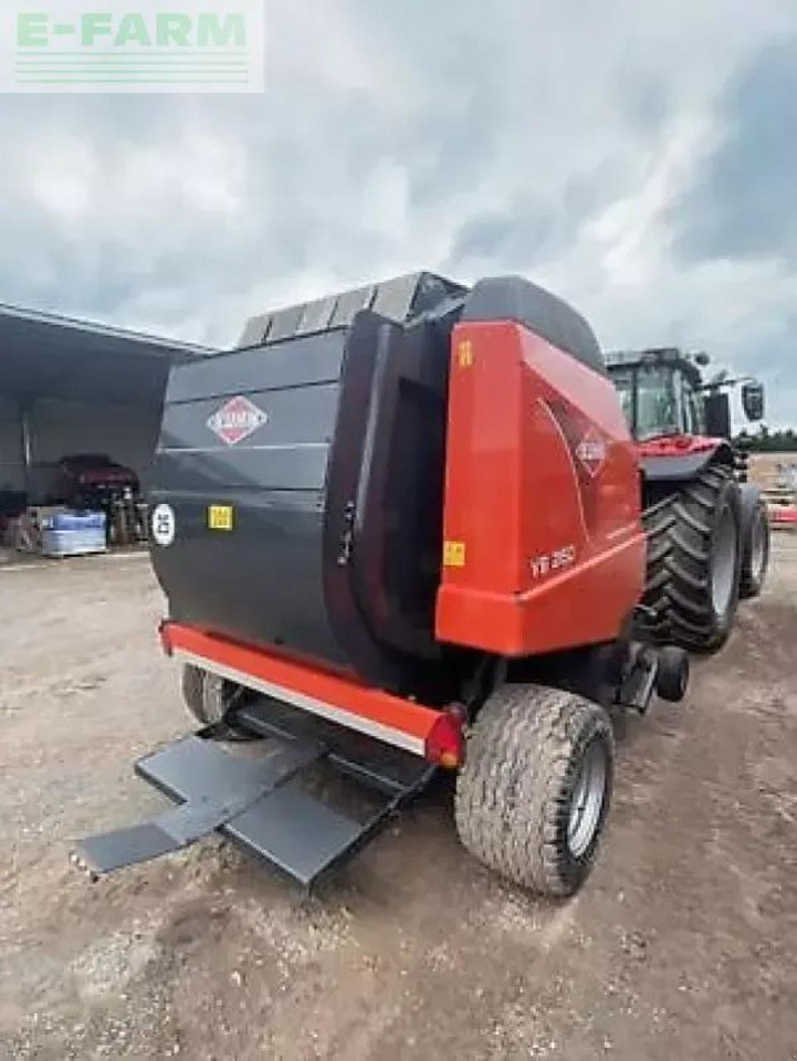 Kuhn vb2160 - Square baler: picture 3 Kuhn vb2160 - Square baler: picture 3