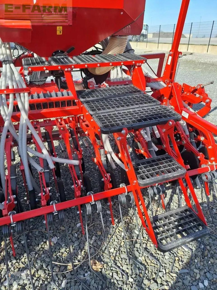 Kverneland s-drill - Seed drill: picture 5 Kverneland s-drill - Seed drill: picture 5