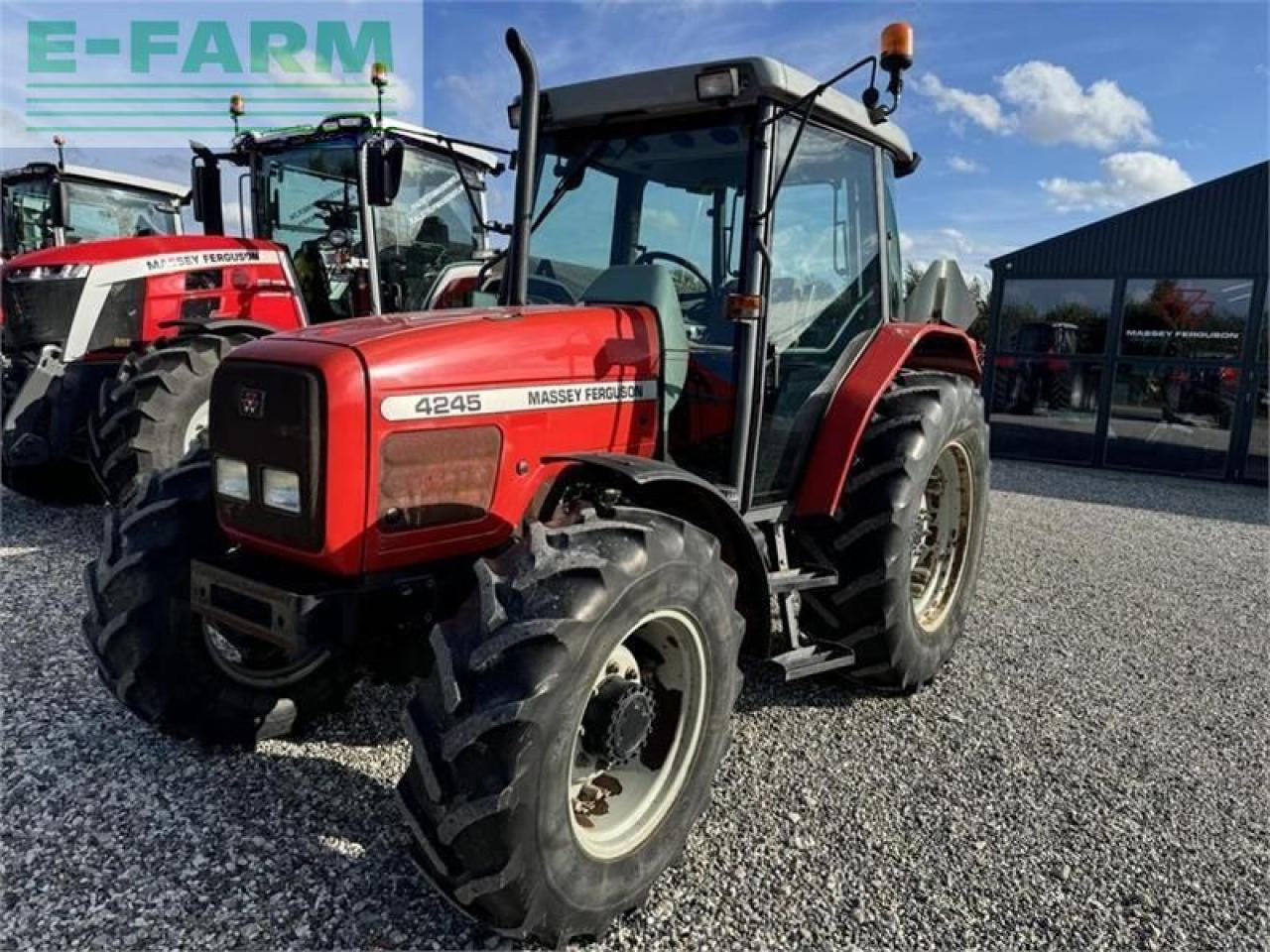 Massey Ferguson 4245 - Farm tractor: picture 2 Massey Ferguson 4245 - Farm tractor: picture 2