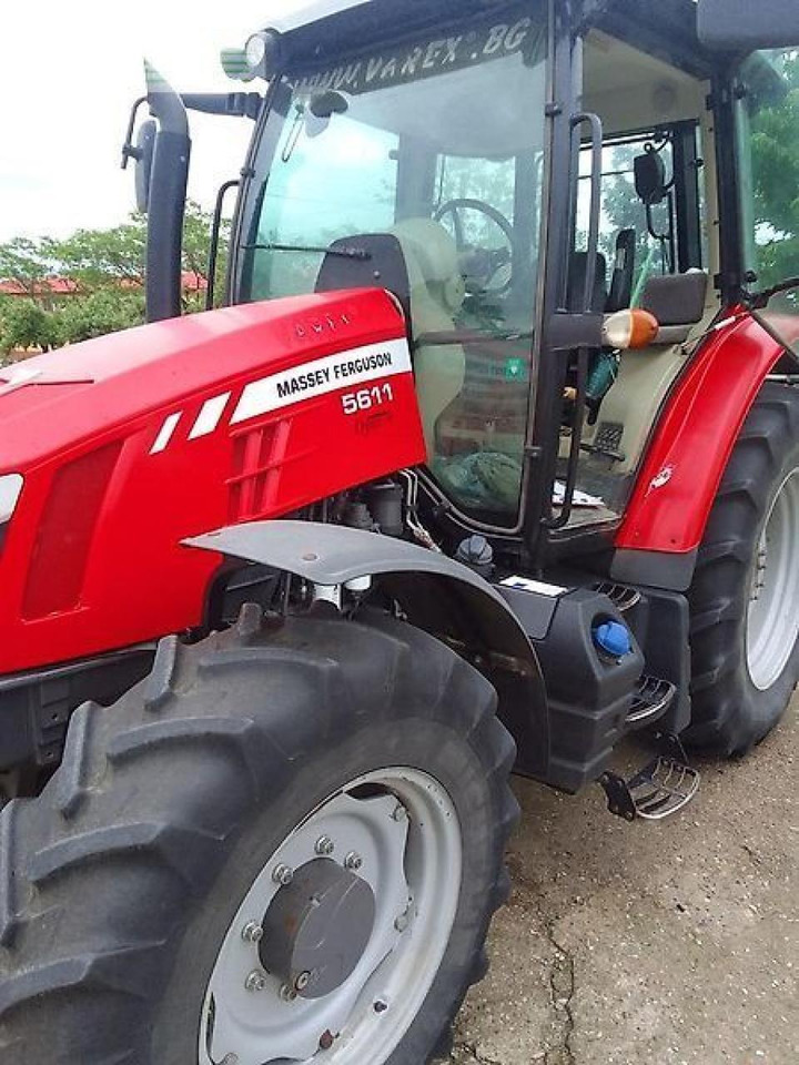 Massey Ferguson 5611-dyna 4- eesential Essential - Farm tractor: picture 2 Massey Ferguson 5611-dyna 4- eesential Essential - Farm tractor: picture 2