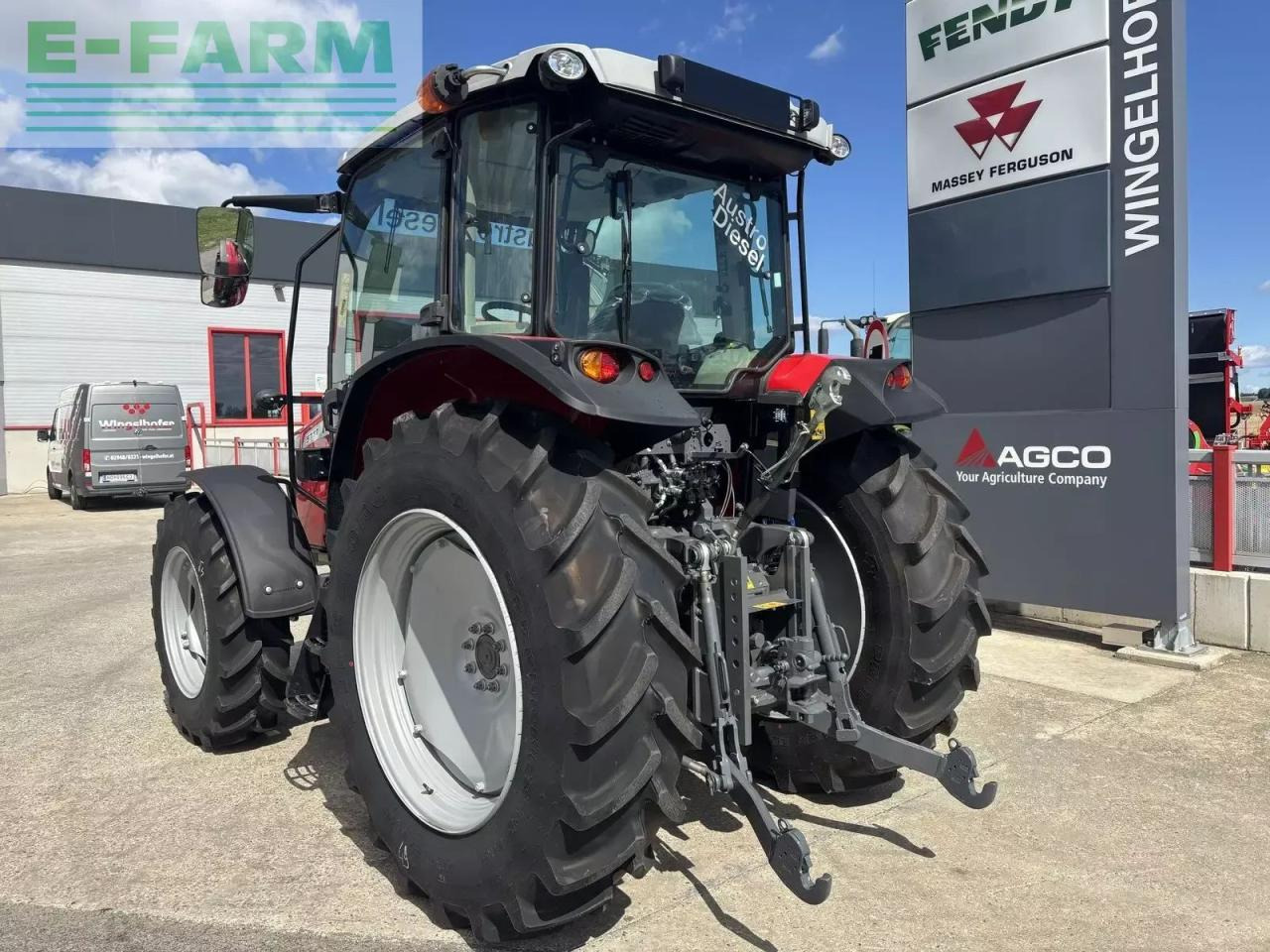 Massey Ferguson 5711 m dyna 4 comfort - Farm tractor: picture 5 Massey Ferguson 5711 m dyna 4 comfort - Farm tractor: picture 5
