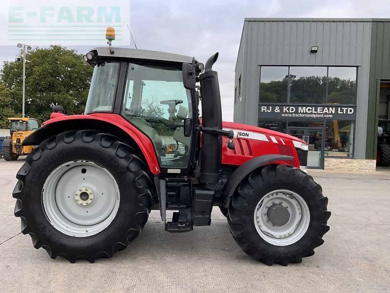 Massey Ferguson 6716s dyna 6 tractor (st24184) - Farm tractor: picture 1 Massey Ferguson 6716s dyna 6 tractor (st24184) - Farm tractor: picture 1