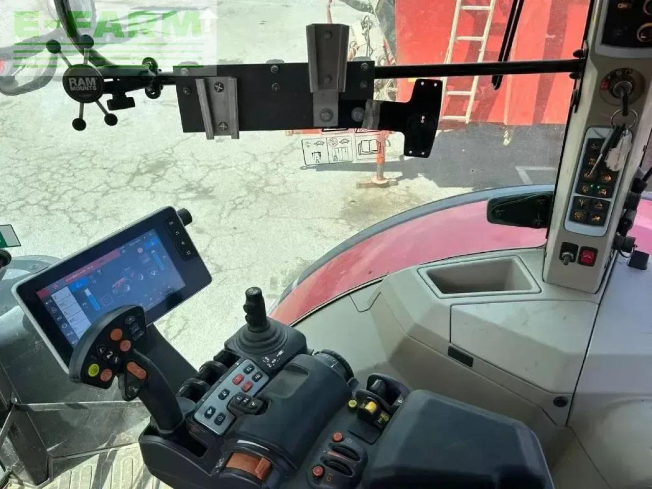 Massey Ferguson 8730s exclusive - Farm tractor: picture 2 Massey Ferguson 8730s exclusive - Farm tractor: picture 2