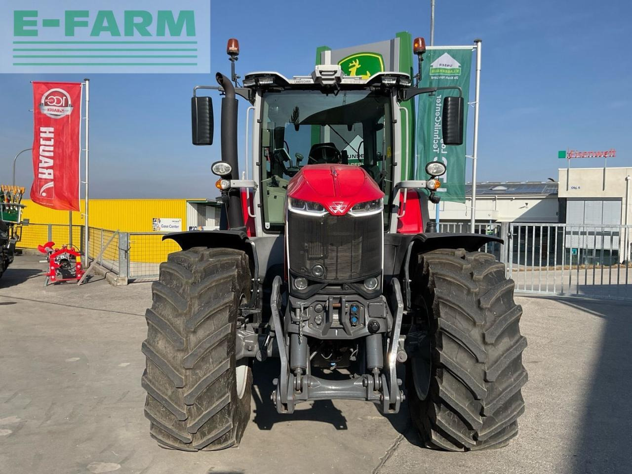 Massey Ferguson 8S.205 - Farm tractor: picture 3 Massey Ferguson 8S.205 - Farm tractor: picture 3
