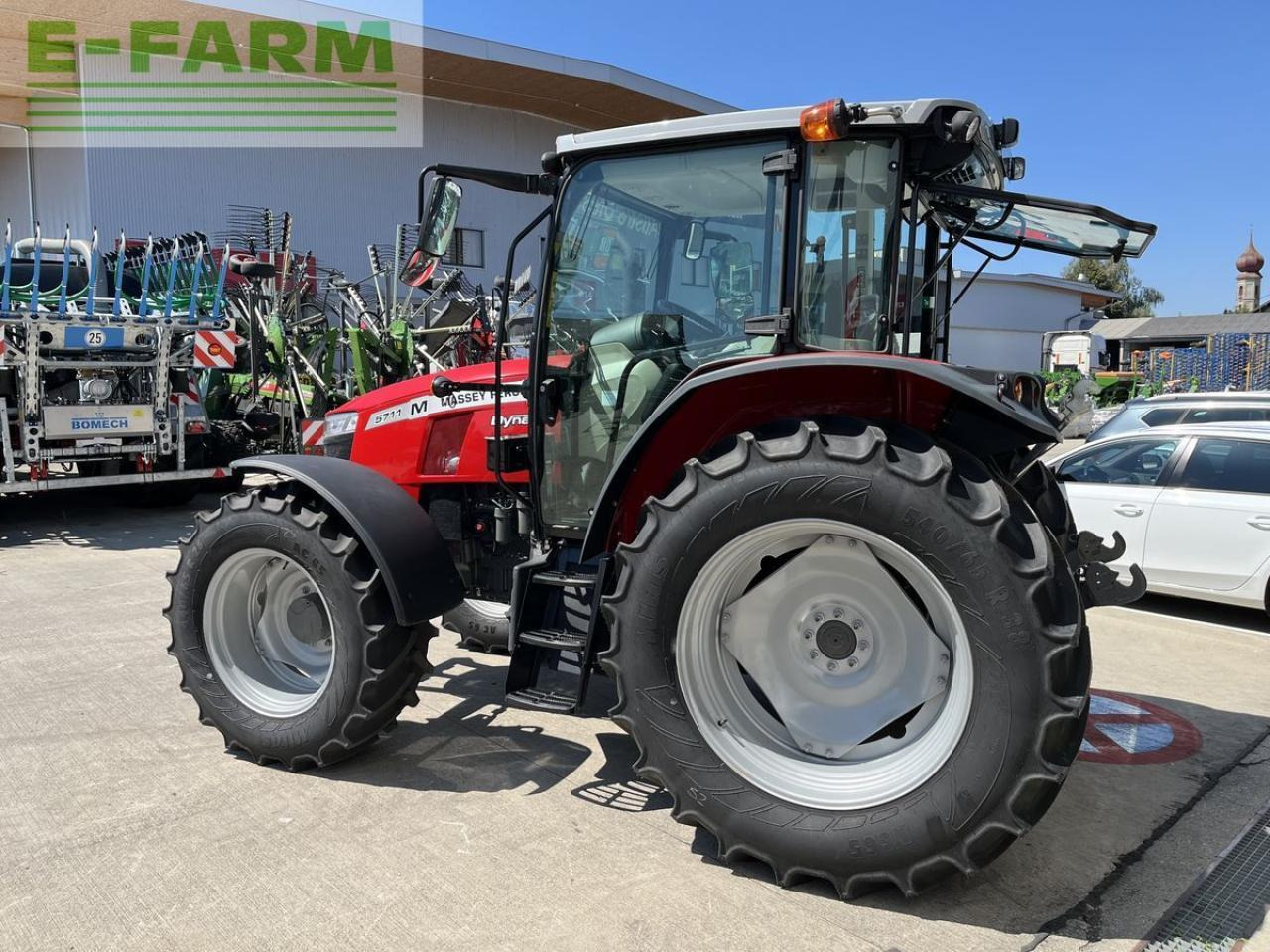 Massey Ferguson mf 5711 - Farm tractor: picture 5 Massey Ferguson mf 5711 - Farm tractor: picture 5