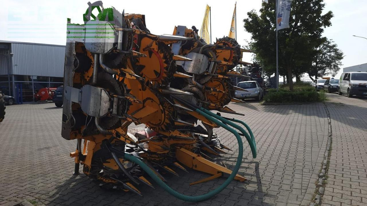 New Holland 90 sfi / kemper maisgebiss 390 - Forage harvester attachment: picture 4 New Holland 90 sfi / kemper maisgebiss 390 - Forage harvester attachment: picture 4