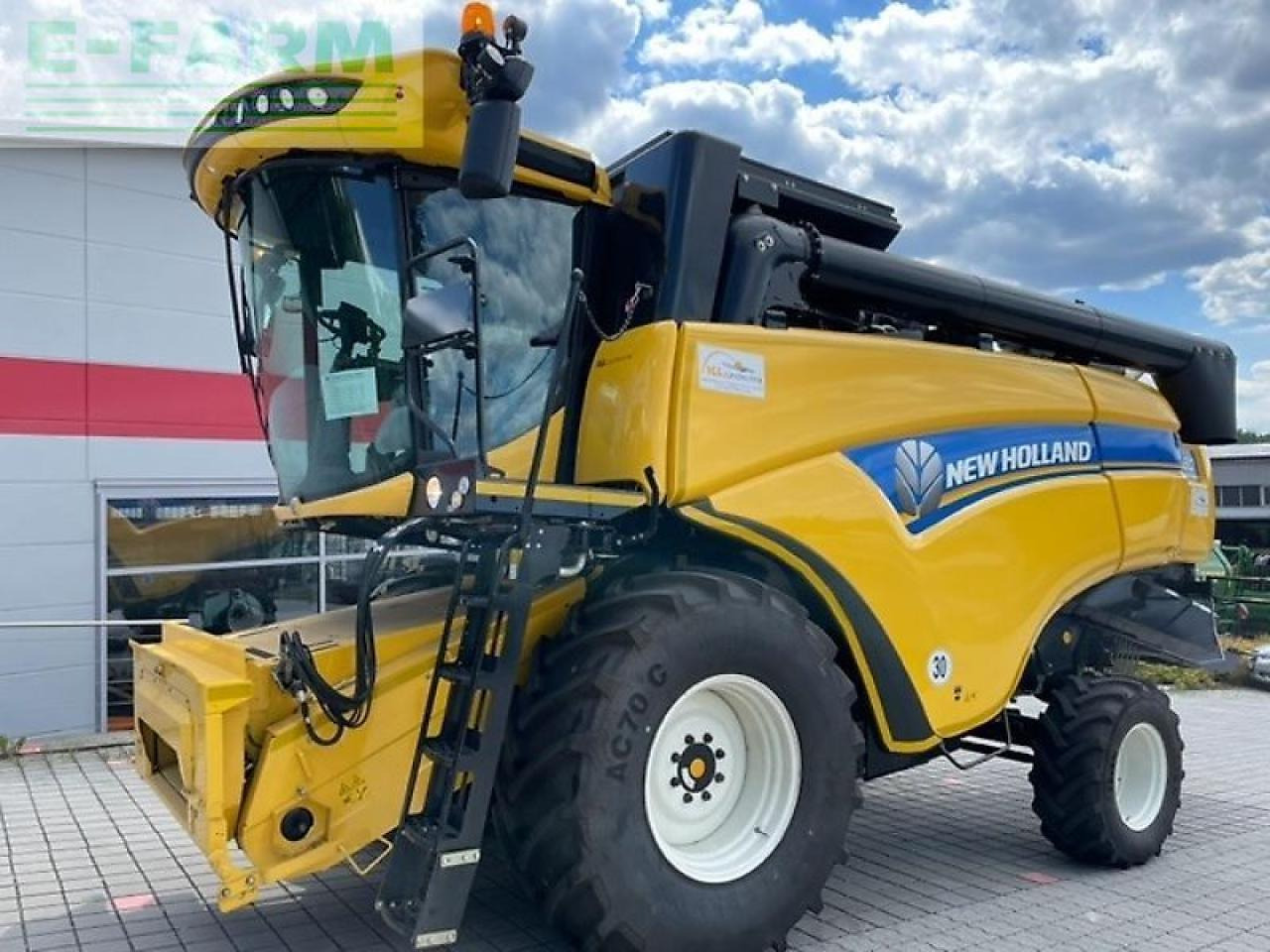 New Holland cx 5.80 - Combine harvester: picture 2 New Holland cx 5.80 - Combine harvester: picture 2