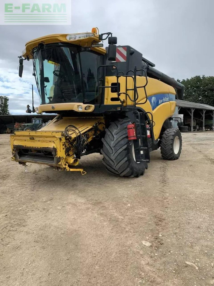 New Holland cx 880 hd - Combine harvester: picture 2 New Holland cx 880 hd - Combine harvester: picture 2