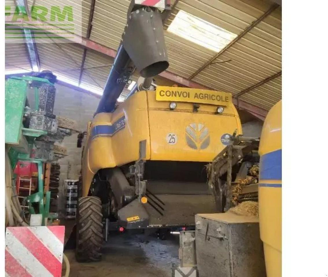 New Holland cx8-70 - Combine harvester: picture 3 New Holland cx8-70 - Combine harvester: picture 3