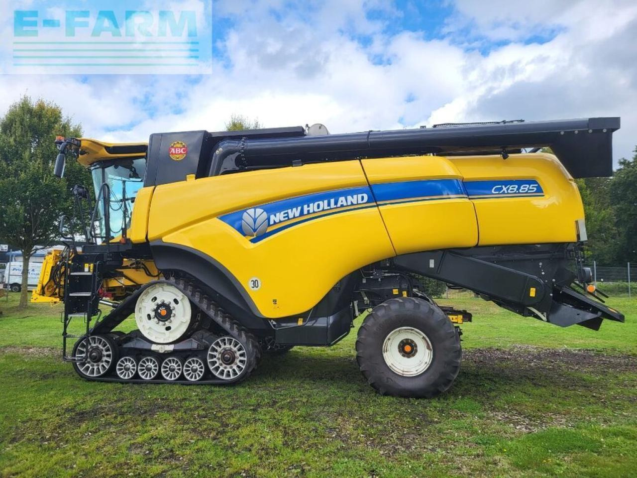 New Holland cx8.85 raupe tier-4b - Combine harvester: picture 2 New Holland cx8.85 raupe tier-4b - Combine harvester: picture 2