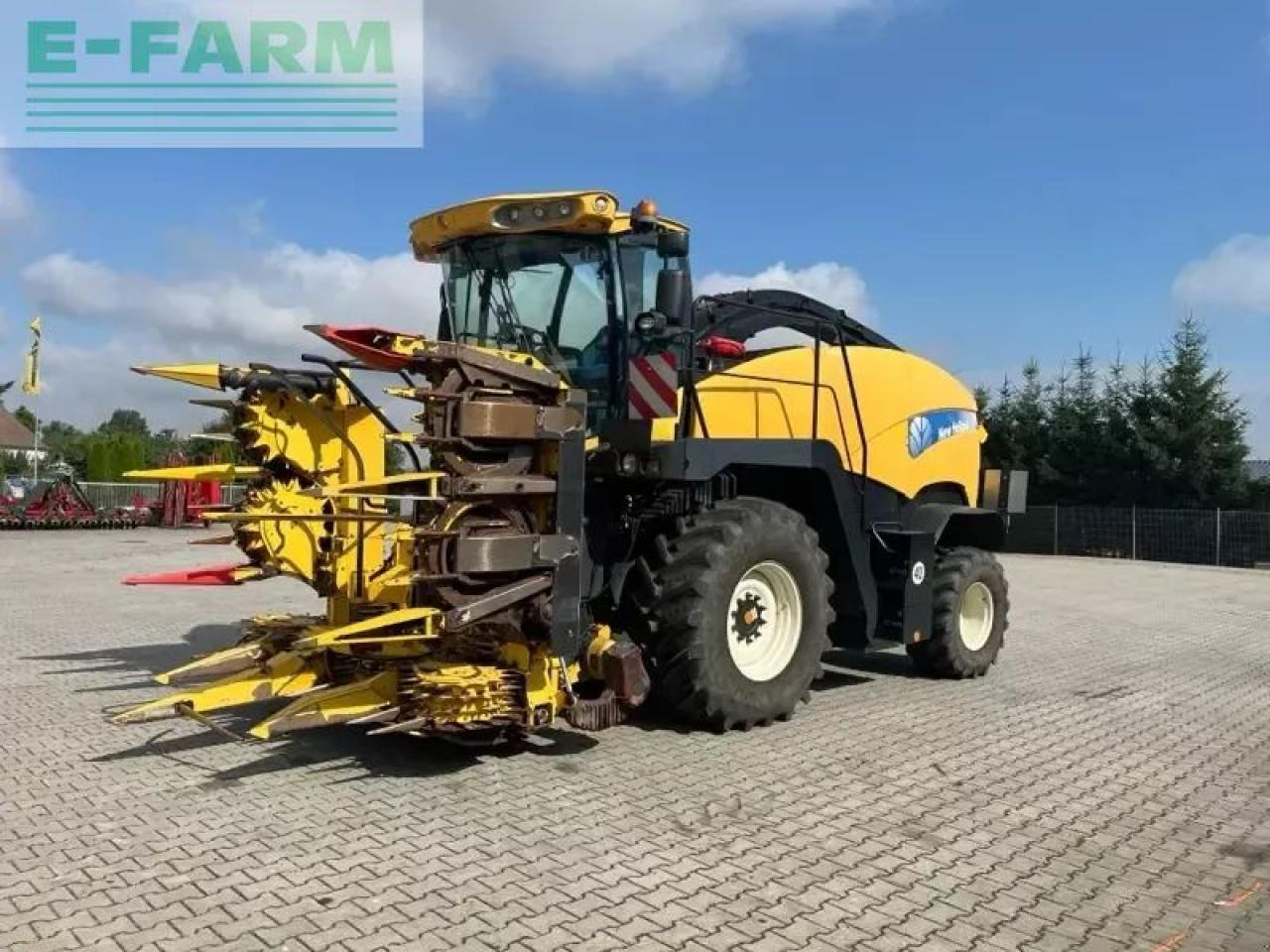 New Holland fr 9050 - Forage harvester: picture 1 New Holland fr 9050 - Forage harvester: picture 1