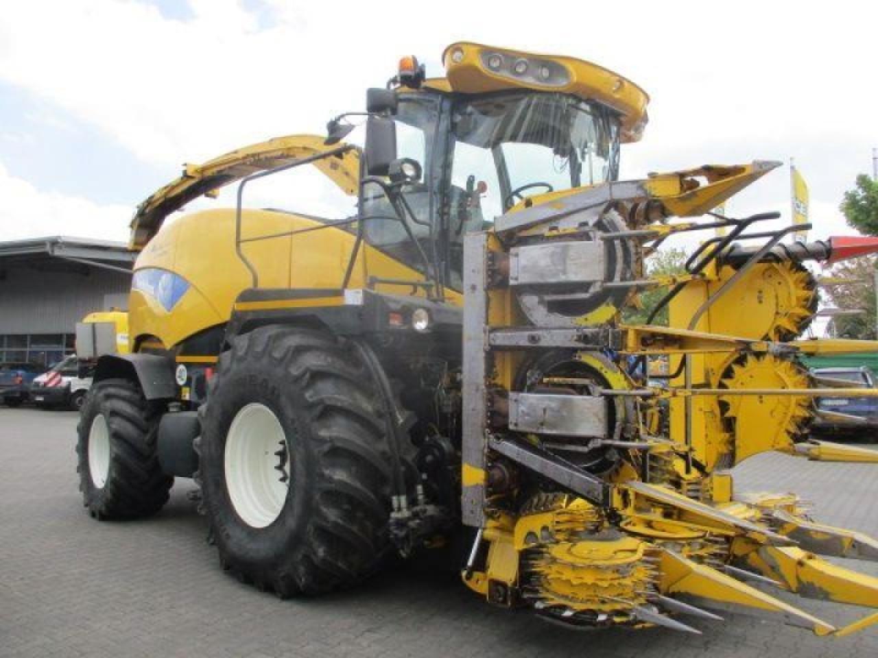 New Holland fr 9050 - Forage harvester: picture 4 New Holland fr 9050 - Forage harvester: picture 4