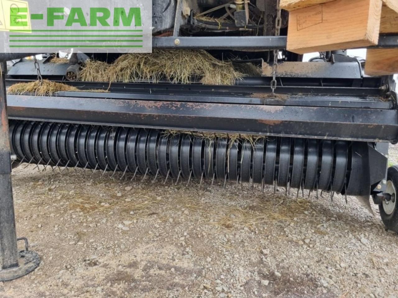 New Holland roll belt 150 crop cutter - Square baler: picture 4 New Holland roll belt 150 crop cutter - Square baler: picture 4