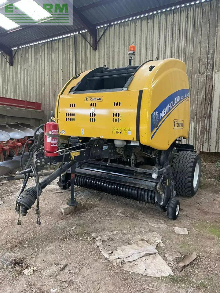 New Holland roll belt 180 super feed - Square baler: picture 1 New Holland roll belt 180 super feed - Square baler: picture 1