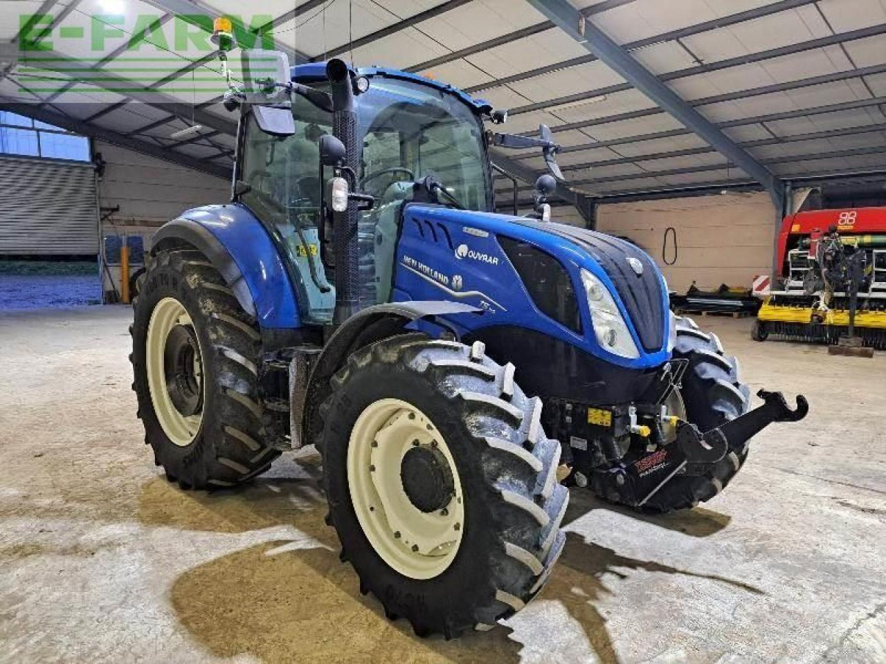 New Holland t5.110 - Farm tractor: picture 2 New Holland t5.110 - Farm tractor: picture 2