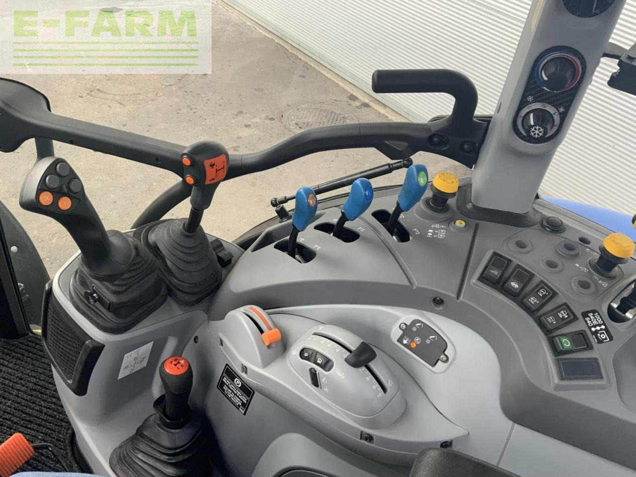New Holland t5.110 dual command - Farm tractor: picture 4 New Holland t5.110 dual command - Farm tractor: picture 4