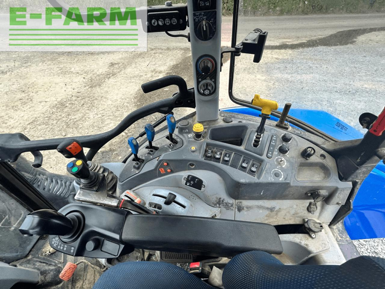 New Holland t5.120 evolution - Farm tractor: picture 4 New Holland t5.120 evolution - Farm tractor: picture 4