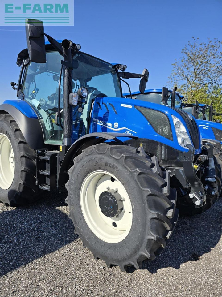 New Holland t5.140 dynamic command (stage v) - Farm tractor: picture 2 New Holland t5.140 dynamic command (stage v) - Farm tractor: picture 2