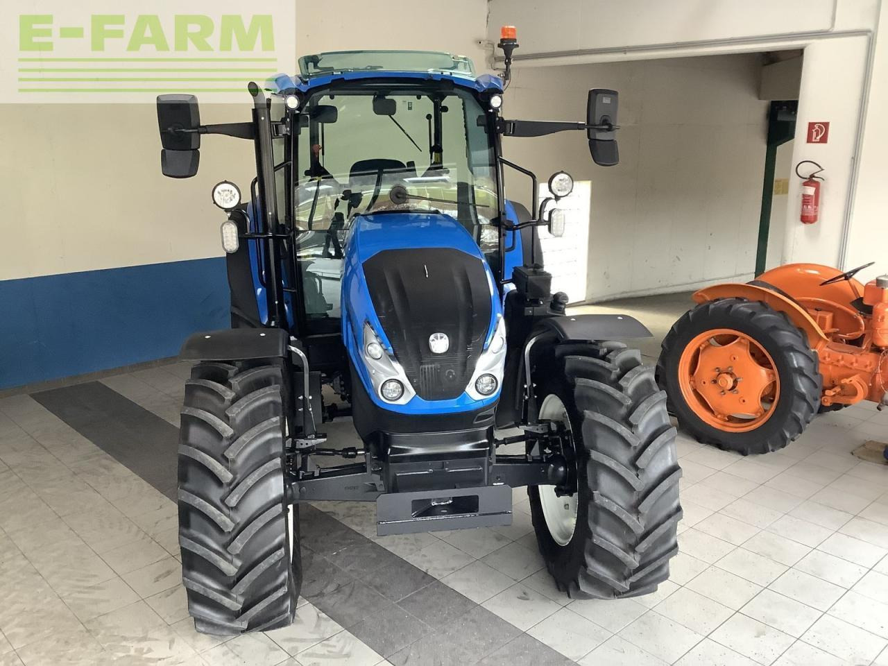 New Holland t5.90 dual command - Farm tractor: picture 2 New Holland t5.90 dual command - Farm tractor: picture 2