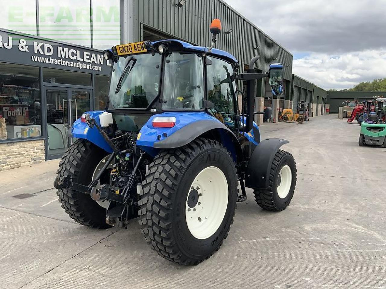 New Holland t5.95 - Farm tractor: picture 4 New Holland t5.95 - Farm tractor: picture 4