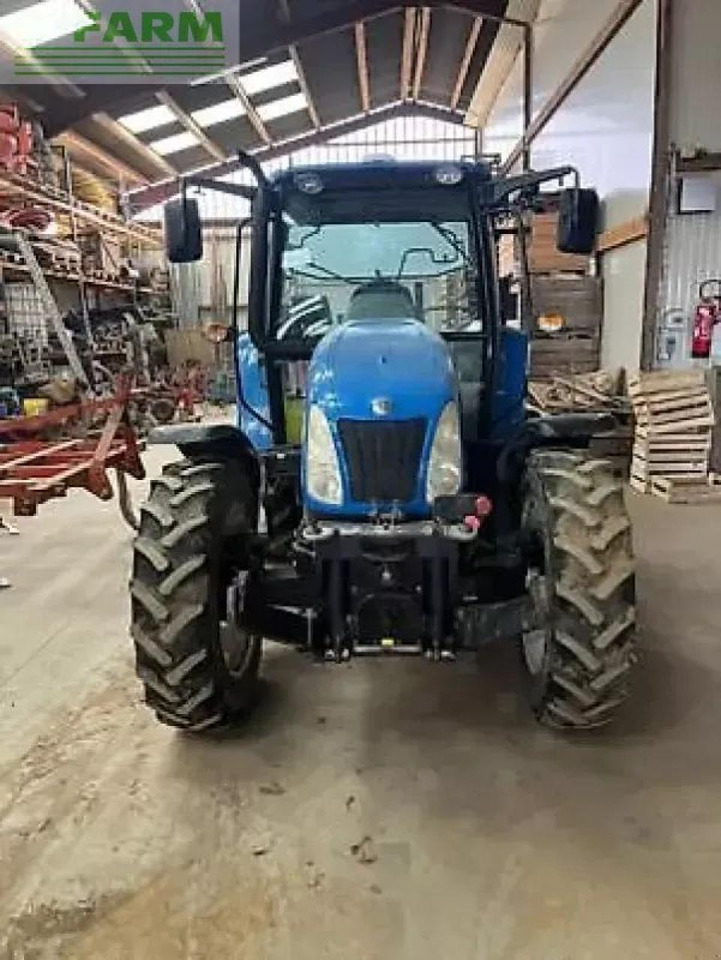 New Holland t5040 - Farm tractor: picture 4 New Holland t5040 - Farm tractor: picture 4