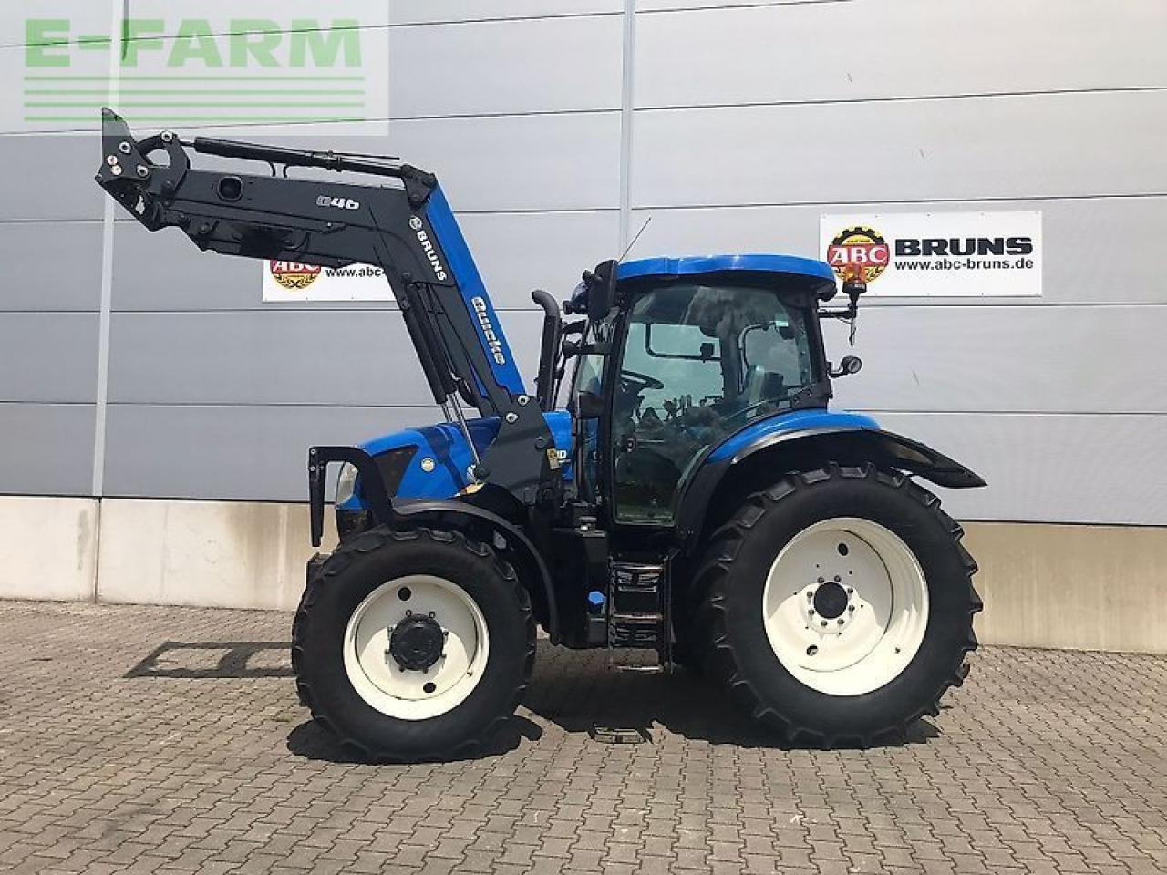 New Holland t6.140 electrocommand - Farm tractor: picture 2 New Holland t6.140 electrocommand - Farm tractor: picture 2