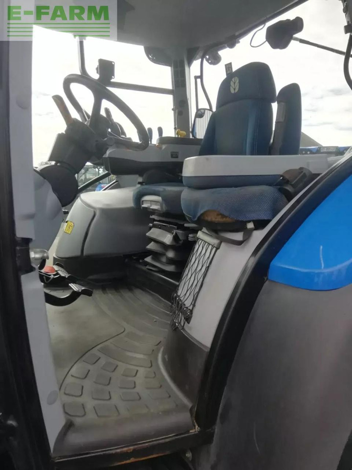 New Holland t6.145 dynamic command - Farm tractor: picture 4 New Holland t6.145 dynamic command - Farm tractor: picture 4