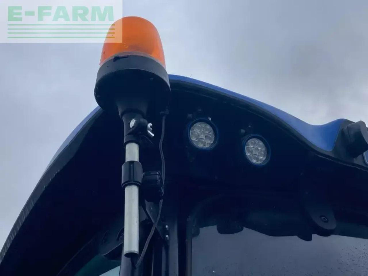 Farm tractor New Holland t6.155: picture 9