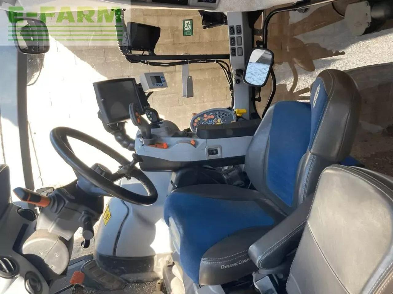 New Holland t6.165 dynamic command - Farm tractor: picture 4 New Holland t6.165 dynamic command - Farm tractor: picture 4