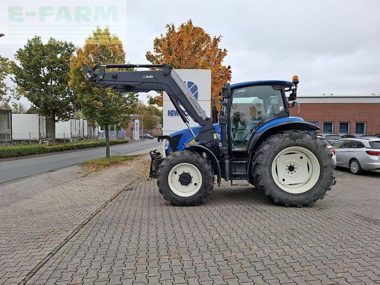 New Holland t6020 elite - Farm tractor: picture 1 New Holland t6020 elite - Farm tractor: picture 1