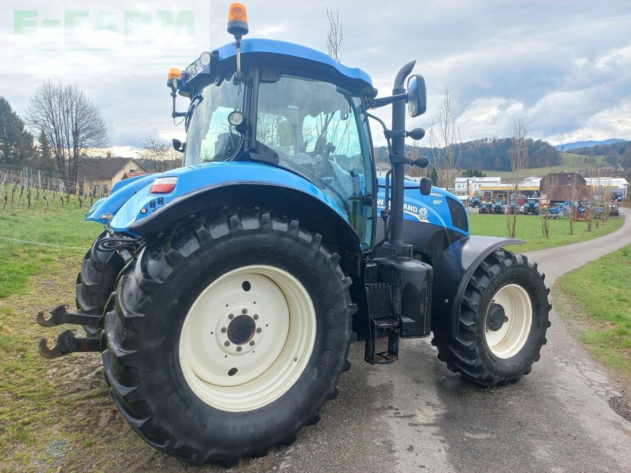 New Holland t7.185 auto command - Farm tractor: picture 4 New Holland t7.185 auto command - Farm tractor: picture 4