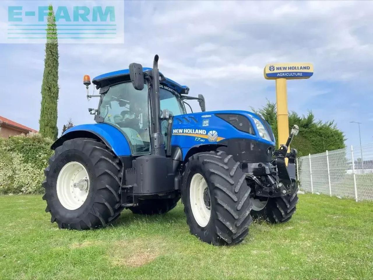 New Holland t7.190 - Farm tractor: picture 1 New Holland t7.190 - Farm tractor: picture 1