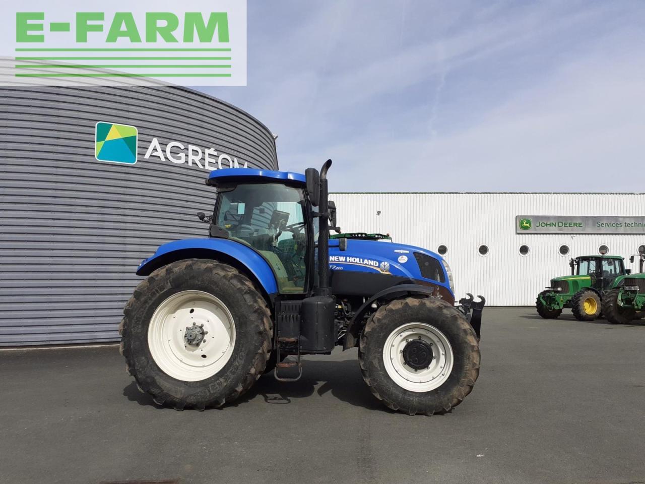 New Holland t7 200 - Farm tractor: picture 2 New Holland t7 200 - Farm tractor: picture 2