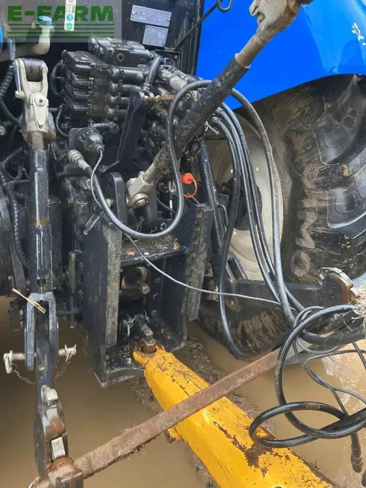 New Holland t7.200 auto command - Farm tractor: picture 3 New Holland t7.200 auto command - Farm tractor: picture 3